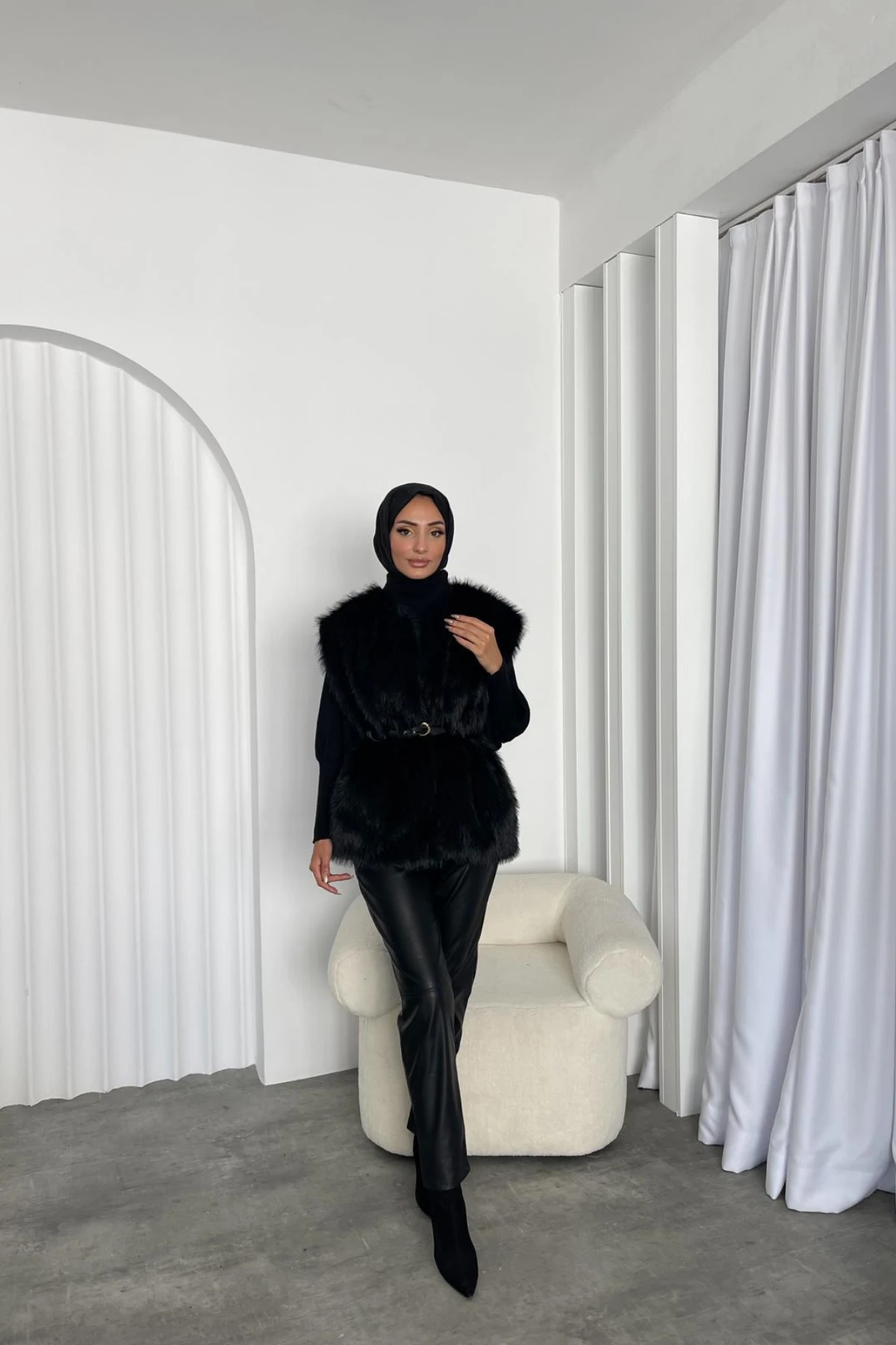 Sis Siyah Kürklü Yelek